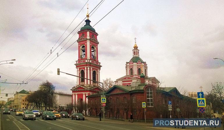 Вид на церковь Вознесенскую